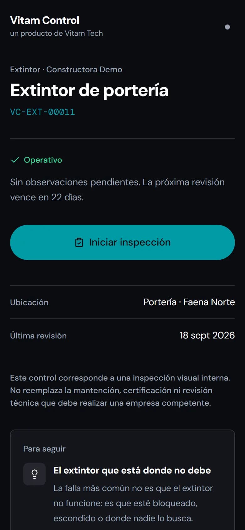 La ficha pública de un extintor en el teléfono, con su estado Operativo y el botón Iniciar inspección.